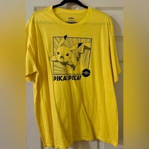3/$15 EUC YELLOW PIKACHU GRAPHIC TEE NOSTALGIA POKEMON ANIME 90S Y2K CASUAL